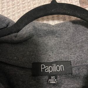 Papillon tunic dress with pockets! Cute button detail and ruching front/back